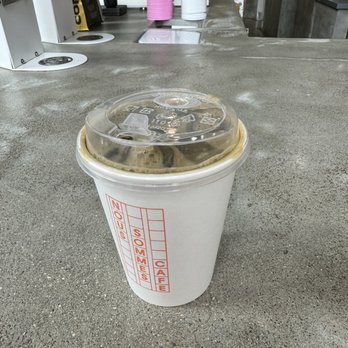 Nous Sommes Cafe x Votta - Hojicha Latte with Oat Milk - Coffee & Tea Near Me - Montreal, Quebec Nous Sommes Cafe x Votta - Hojicha Latte with Oat Milk - Coffee & Tea Near Me - Montreal, Quebec