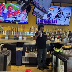 Buffalo Wild Wings - THE BEST BARTENDER at this particular Buffalo Wild Wings,  %. Completely Satisfied Customers!