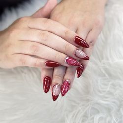 Daisy Nails - Nails