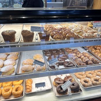 Liliha Bakery - Bakeries Near Me - Honolulu, Hawaii