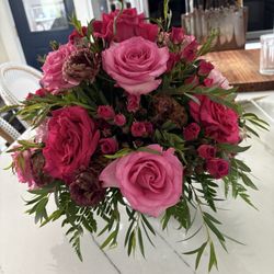 Williams Flower Shop - Pretty arrangement, not worth $193