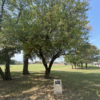 Bob Jones Park - Paved walking trail - Playgrounds Near Me - Southlake, Texas