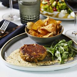 Seventh State Restaurant and Lounge - Enjoy dinner specials weekdays and weekends.
