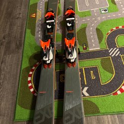 Skis