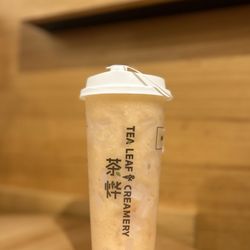 Tea Leaf and Creamery - Fresh White Peach Smoothie Tea