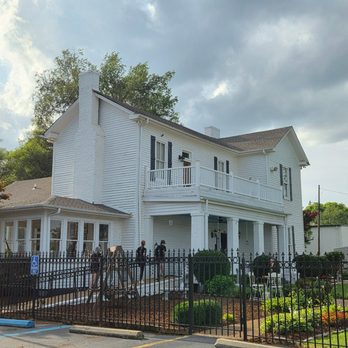 Historic Lowry House - Landmarks & Historical Buildings Near Me - Huntsville, Alabama Historic Lowry House - Landmarks & Historical Buildings Near Me - Huntsville, Alabama