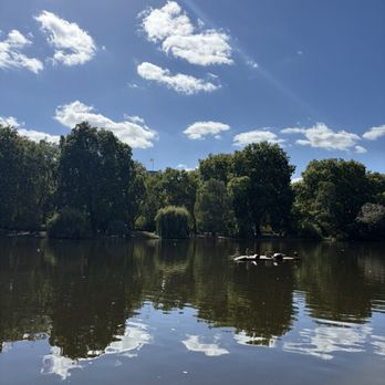 St James's Park Lake - Parks Near Me - London, XGL St James's Park Lake - Parks Near Me - London, XGL