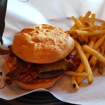 Ruby Tuesday - American Near Me - Muncie, Indiana