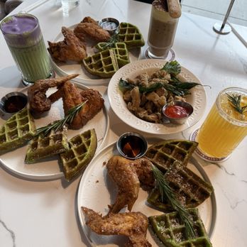 M Cozy Fusion Cafe - Breakfast & Brunch Near Me - Seattle, Washington