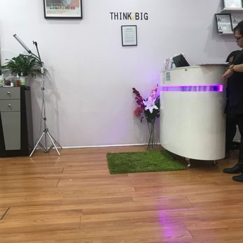 Blooming Brows - Waiting area - Threading Services Near Me - Brooklyn, New York