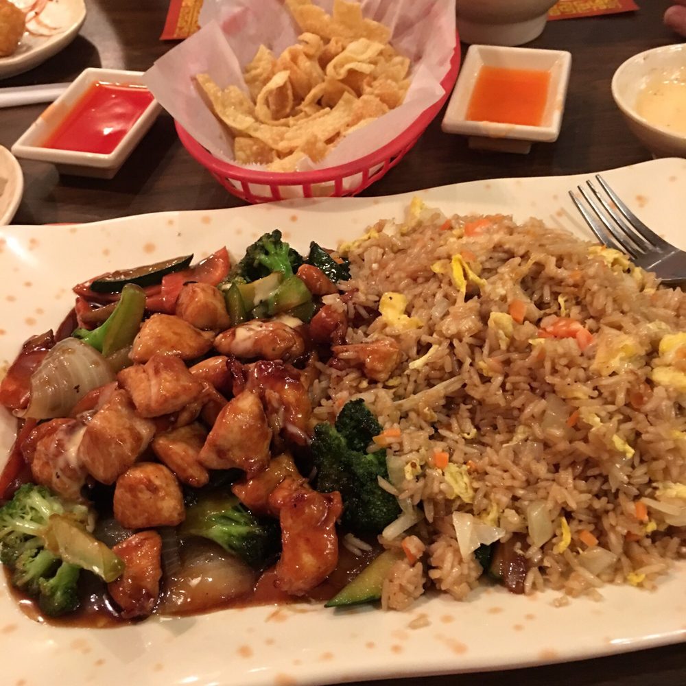 This is hibachi chicken with amazing fried rice and veggies.
