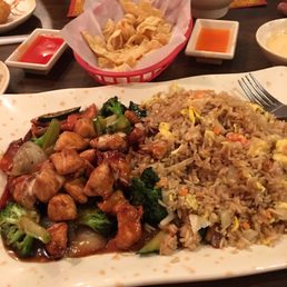 This is hibachi chicken with amazing fried rice and veggies. This is hibachi chicken with amazing fried rice and veggies.