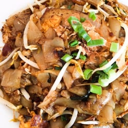 PappaRich - Char Koay Teow, good portion of koay teow noodles, noodles could do with a bit more Char, only a single prawn.