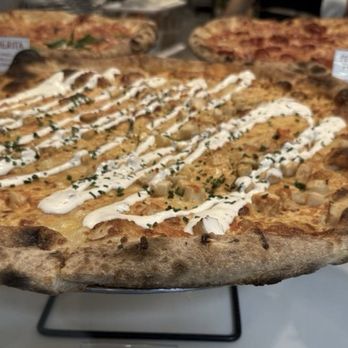 Mad Pie - Pizza Near Me - Honolulu, Hawaii