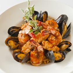 Cusina Mediterranean Bistro - Seafood Fettuccine