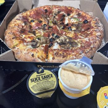 Domino's Pizza - Peoples pizza with slice sauce - Pizza Near Me - Kapolei, Hawaii Domino's Pizza - Peoples pizza with slice sauce - Pizza Near Me - Kapolei, Hawaii