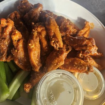Kisling's Tavern - 25 original wings - Bars Near Me - Baltimore, Maryland