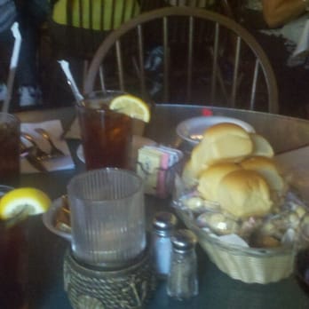 Cliff's Rendezvous Restaurant - Cool summer drinks - American Near Me - Riverhead, New York