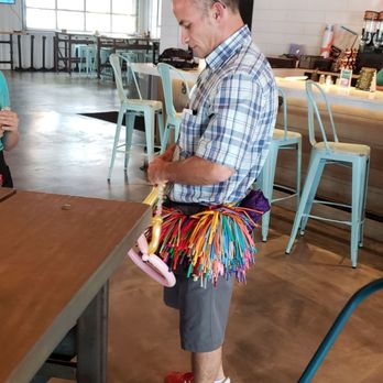 BoatYard LKN - Bars Near Me - Cornelius, North Carolina