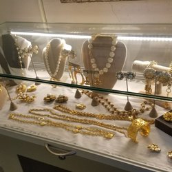 Antiques De Provence