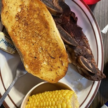 Chris' & Pitt's - Short rib plate - Barbeque Near Me - Downey, California Chris' & Pitt's - Short rib plate - Barbeque Near Me - Downey, California