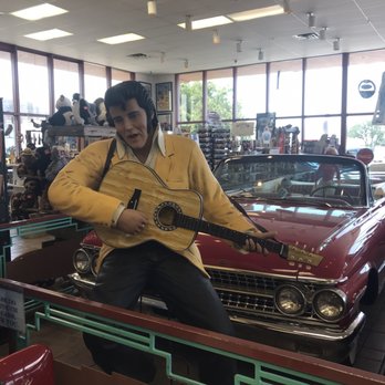 Russell's Route 66 Diner - Decor - American Near Me - Springer, New Mexico