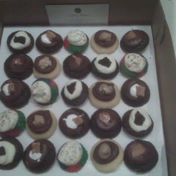 Baked by Melissa - Bakeries Near Me - New York, New York