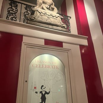 Arnaud's Restaurant - Cajun/Creole Near Me - New Orleans, Louisiana