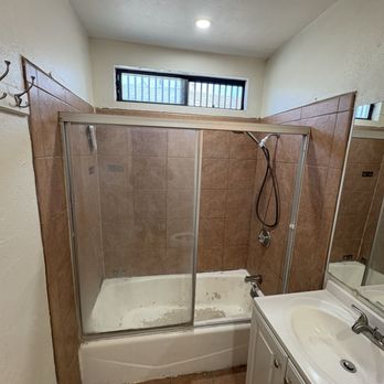 Standard Bathtub Reglazing - Old tub - Refinishing Services Near Me - South Gate, California Standard Bathtub Reglazing - Old tub - Refinishing Services Near Me - South Gate, California