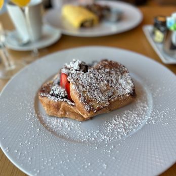 Charlotte Restaurant & Lounge - Brioche French Toast - New American Near Me - Seattle, Washington