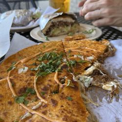 Chulitos panaderia y taqueria - Quesabirria, Torta, 32 oz Pacifico
