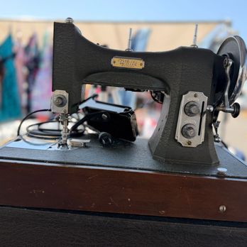 The Roadium - Flea Markets Near Me - Torrance, California