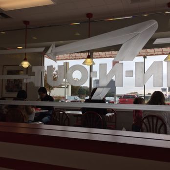 In-N-Out Burger - Burgers Near Me - Plano, Texas