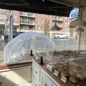 L'amour Cafe & Pastry - Patio bubble - Cafes Near Me - Toronto, Ontario