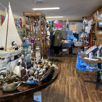 Bayside Inn Restaurant - Bayside Inn also has a gift shop! - Seafood Near Me - Ewell, Maryland