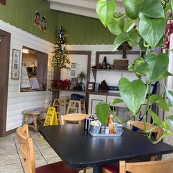 The Pine Cone Cafe - Inside decor