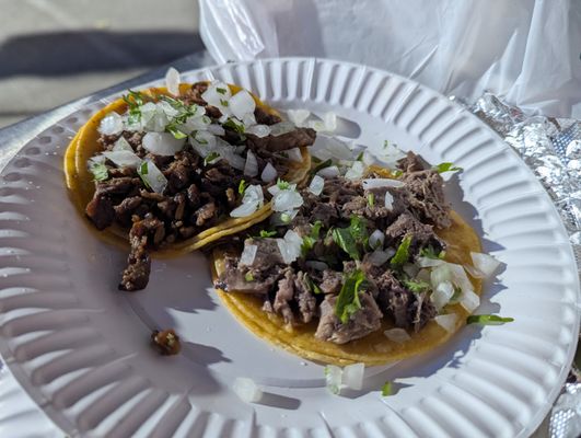 Leo’s Tacos Truck by null