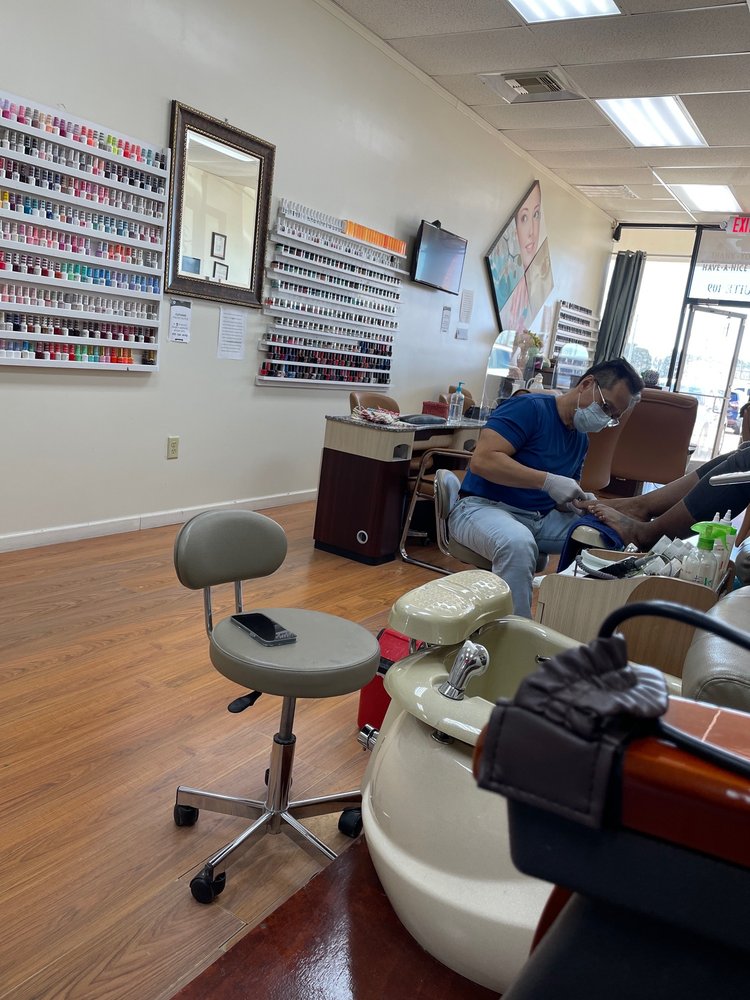 MODEL NAILS BY TNT Updated October 2024 147 Photos & 13 Reviews 2904 Rd, Bessemer