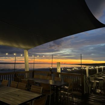 Harpoon Harry's Beachfront Restaurant - Right on the beach! - Seafood Near Me - Panama City Bch, Florida
