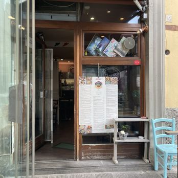 I Camaldoli - Eating in the covered, 4 table Al fresco area. - Pizza Near Me - Florence, FI I Camaldoli - Eating in the covered, 4 table Al fresco area. - Pizza Near Me - Florence, FI