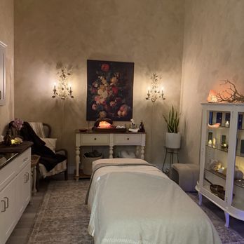 Raquel Bodyworks - Session space - Massage Near Me - Pittsburg, California Raquel Bodyworks - Session space - Massage Near Me - Pittsburg, California