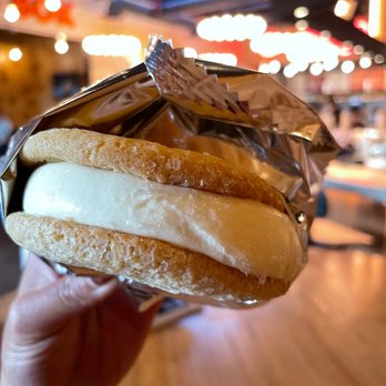 Big Chicken - Grandma's banana pudding ice cream sandwich - Chicken Shop Near Me - Las Vegas, Nevada