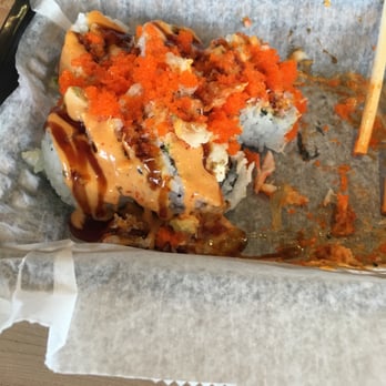 FUSIAN - Tempura shrimp, crab mix, cream cheese, avocado, celery, lotsa spicy mayo and sweet soy sauce. Throw on some masago! - Sushi Bars Near Me - Columbus, Ohio