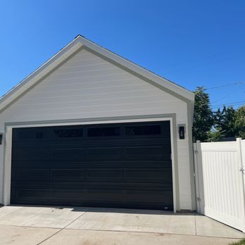 Dave Johnson Construction - a garage in a residential neighborhood - General Contractors Near Me - West Jordan, Utah Dave Johnson Construction - a garage in a residential neighborhood - General Contractors Near Me - West Jordan, Utah