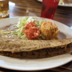 El Chilango - Mechete ( steak Mexican quesadilla)
