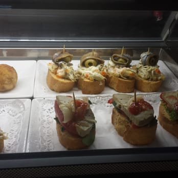 Juniors Tapas - Pinxtos - The selection changes daily - Spanish Near Me - Cambrils, T