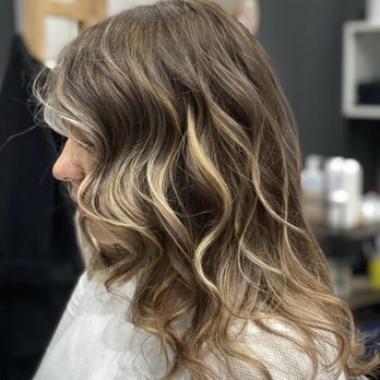 Mane Cultur - Ulta blended highlight - Hair Salons Near Me - Orlando, Florida Mane Cultur - Ulta blended highlight - Hair Salons Near Me - Orlando, Florida