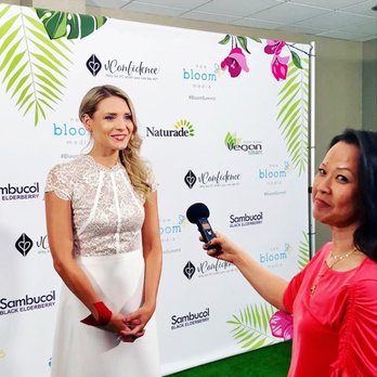 Step and Repeat LA - Lots of guests on the green carpet at the 2nd annual Bloom Summit held at the Beverly Hilton Hotel in Los Angeles. - Printing Services Near Me - Los Angeles, California Step and Repeat LA - Lots of guests on the green carpet at the 2nd annual Bloom Summit held at the Beverly Hilton Hotel in Los Angeles. - Printing Services Near Me - Los Angeles, California