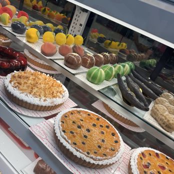 Altadena Bakery - Pastry selection - Desserts Near Me - Burbank, California Altadena Bakery - Pastry selection - Desserts Near Me - Burbank, California