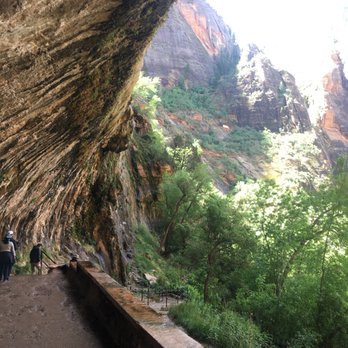 Weeping Rock - Hiking Near Me - Springdale, Utah